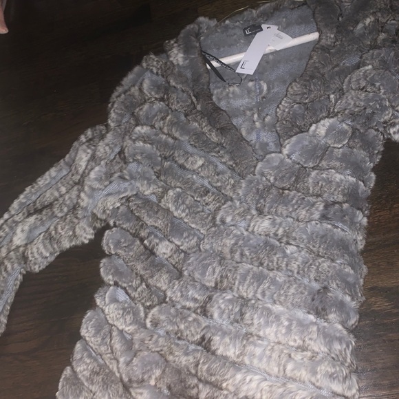 Fur jacket - Picture 3 of 10